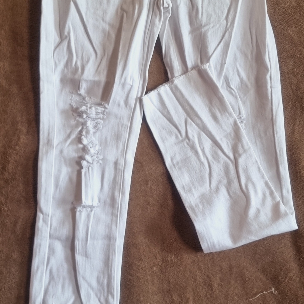 White High Rise, Ripped Jean - Picture 11 of 13